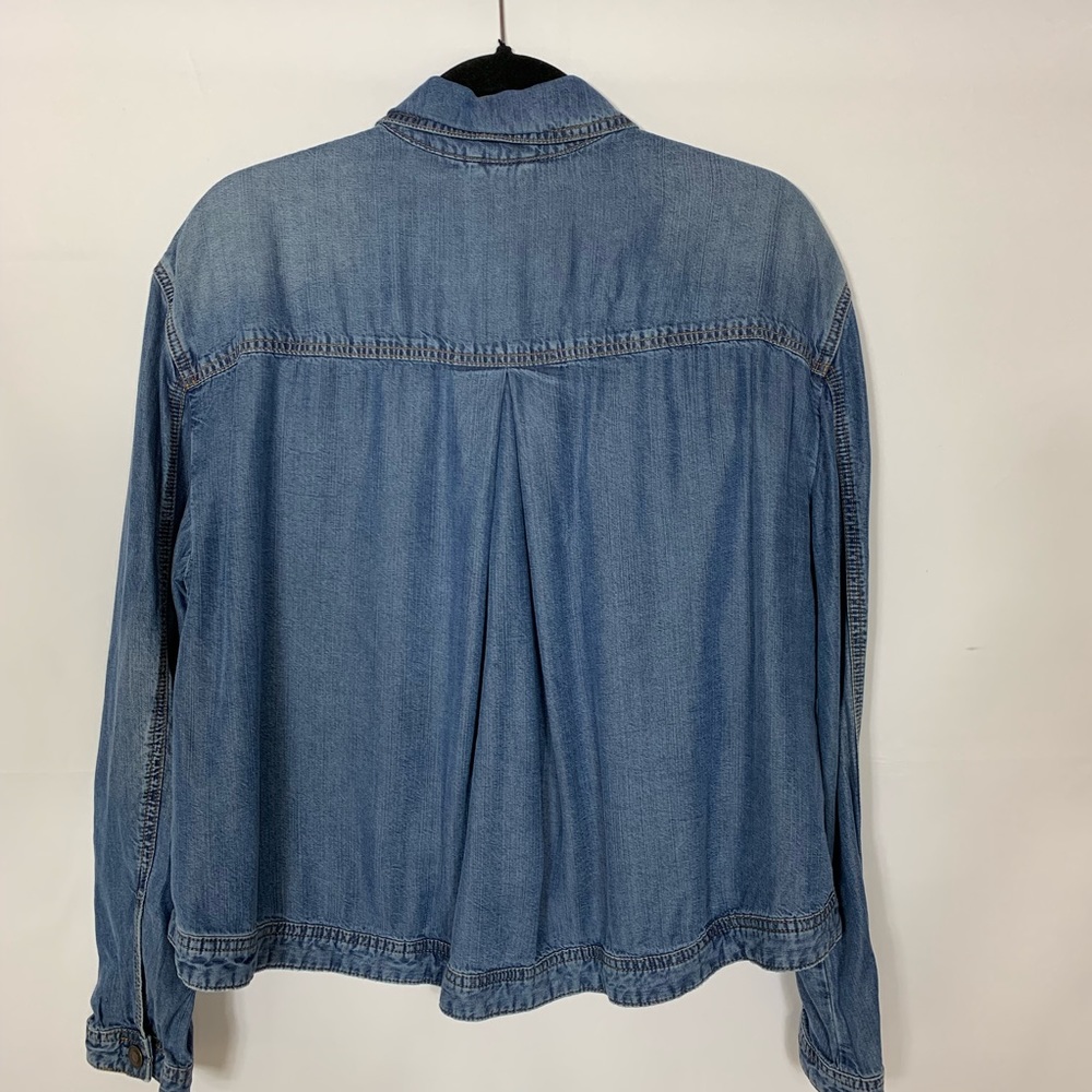 Free People Swing Relaxed chambray Shirt Jacket - Picture 3 of 7